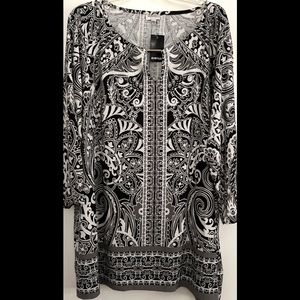 NEW!! This black and white Paisley has 3/4 sleeve & is lightweight. Soft & sleek
